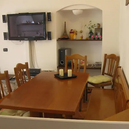 Komfortable Und Gut Ausgestattete Ferienwohnung In Einer Historischen Wassermuehle Am Comer See Nesso